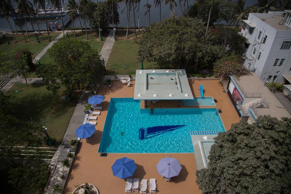 Beach Luxury Hotel Карачи Екстериор снимка