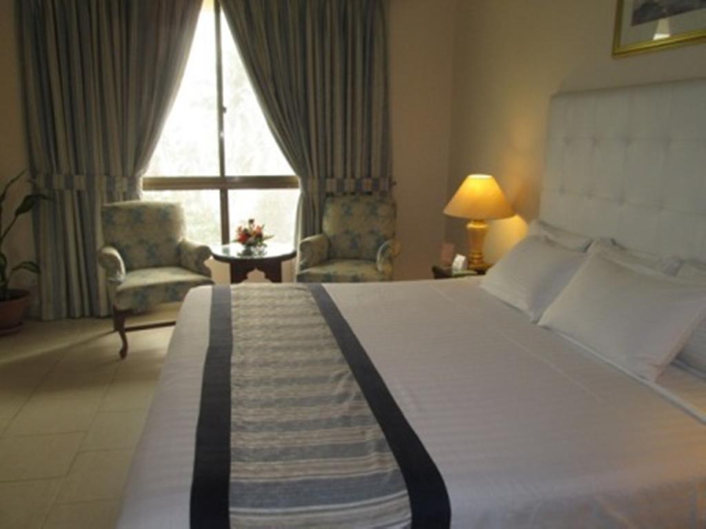 Beach Luxury Hotel Карачи Екстериор снимка