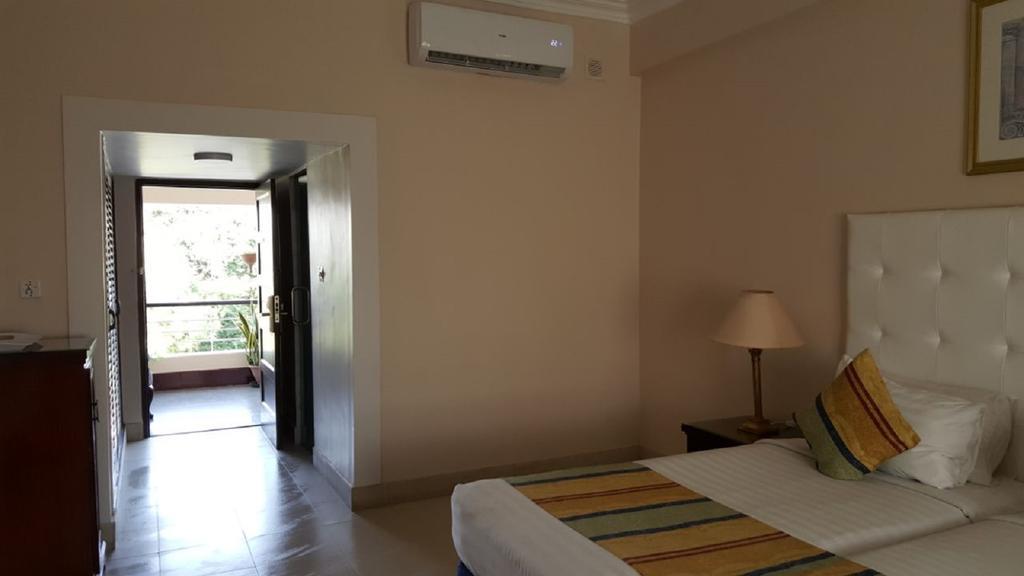 Beach Luxury Hotel Карачи Екстериор снимка